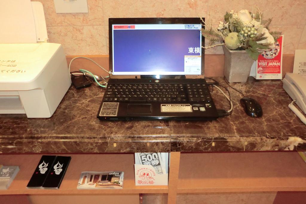 Toyoko Inn Tokyo Shinagawa-Eki Takanawa-Guchi Extérieur photo