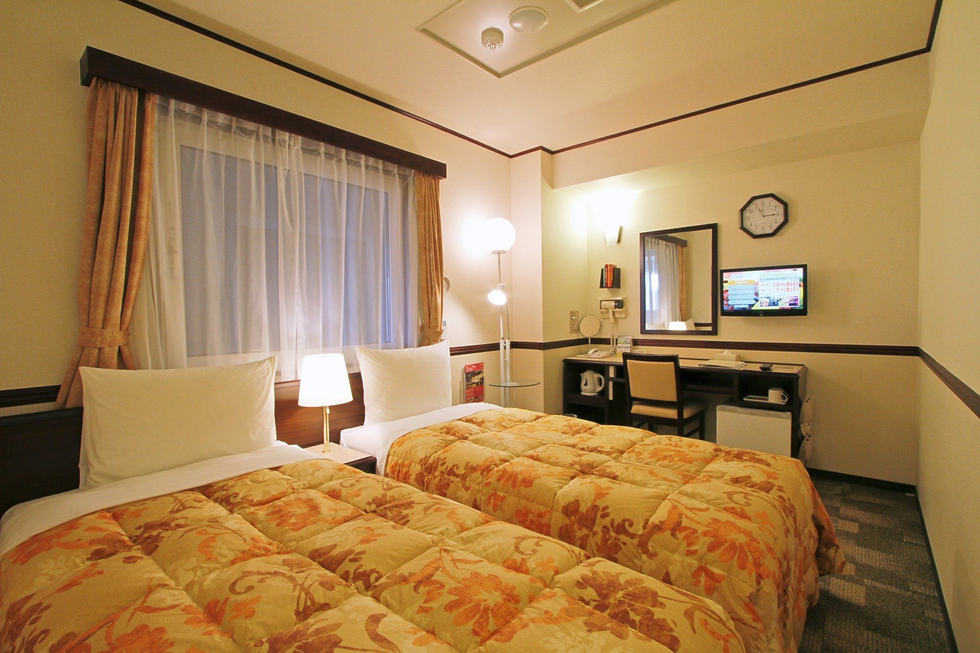 Toyoko Inn Tokyo Shinagawa-Eki Takanawa-Guchi Extérieur photo